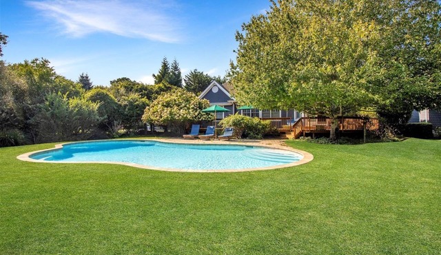 Luxury Greenport Retreat - 5 min walk to Private Beach & Heated Saltwater Pool