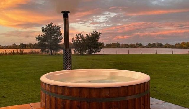 Luxury group accommodation by the water – for 12 to 30 guests