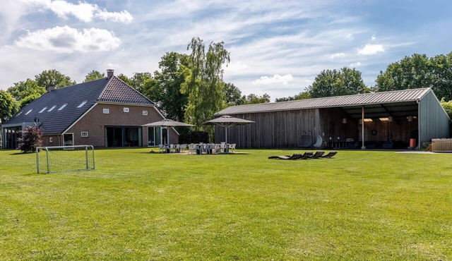 Luxury group accommodation with hot tub