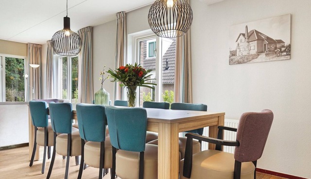 Luxury group bungalow for 10 people