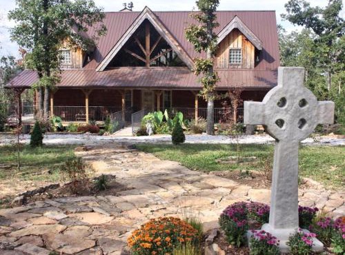 Luxury Half-Board Room Rental in the Beautiful Region of Northwest Arkansas