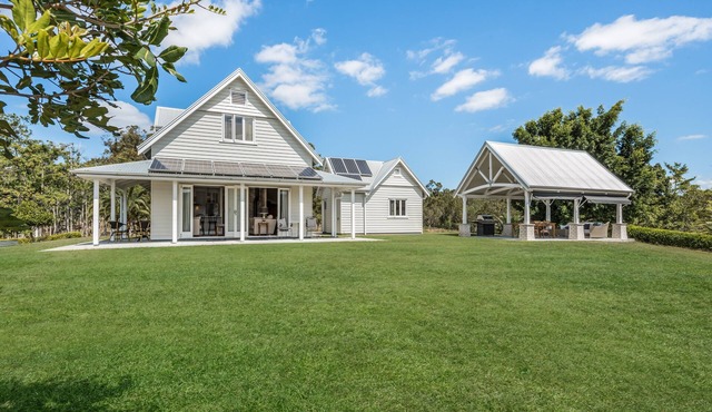 Luxury Hamptons Style Country House on 40 Picturesque Acres | Free Netflix
