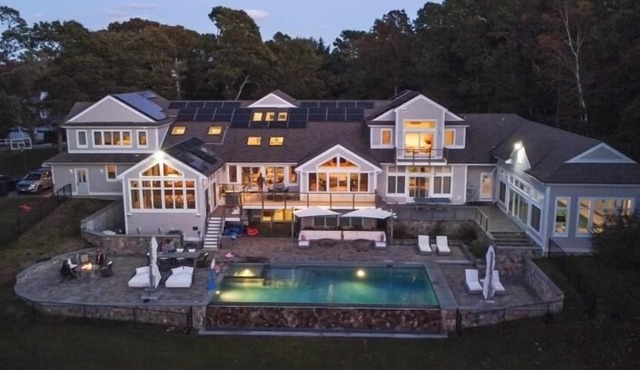 Luxury home with 2 pools on the water RPMS081
