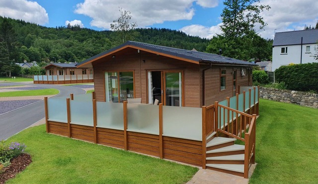 Luxury hot tub lodge in Betws-y-Coed, ideal for exploring Snowdonia National Park