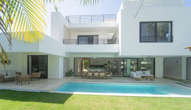 Luxury House 1 Close Las Ballenas Beach