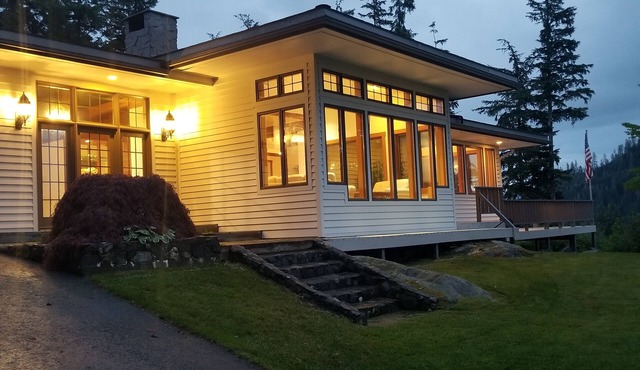 Luxury House with wrap around deck on Mt. Dewey