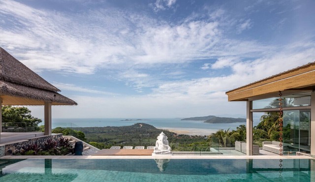 Luxury Infinity Villa - With Gym, Cinema & Spa