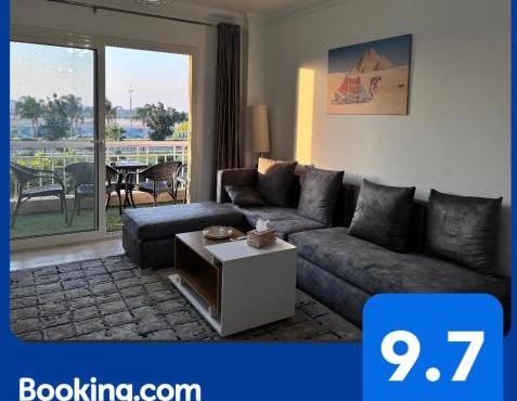 Luxury Inn: 3BR Amazing View in Madinaty12
