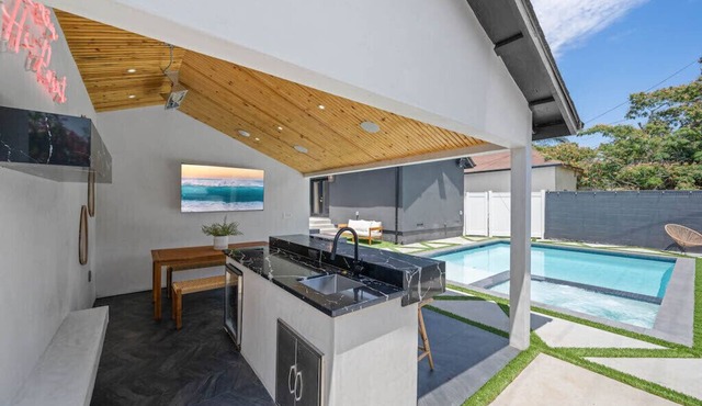 Luxury LA Dream Home w/ BBQ, Pool, Jacuzzi & Fire Pit w/ Optional Casita add-on