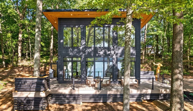 Luxury Lake Barkley Treehouse Cabin