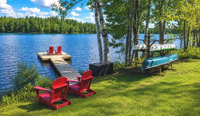 Luxury Lakefront Cottage | 80 Acres of Private Trails | Hot Tub & Sauna