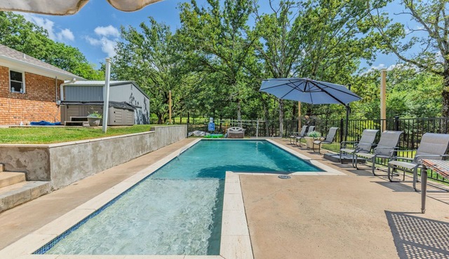 Luxury Lake Fork Waterfront w/Pool, Jacuzzi & Dock