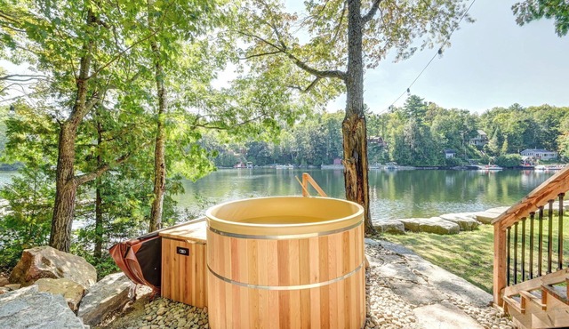 Luxury Lakefront Cottage Retreat | Hot Tub Sauna Sleeps 18