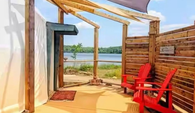 Luxury lakefront dome with private beach, close to nature and town!