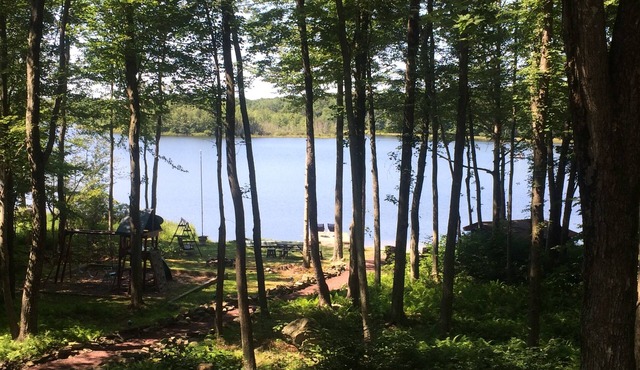 Luxury LAKEFRONT - Private Beach/Dock/Hot Tub/Sauna, and Skiing minutes away