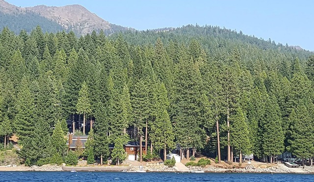 Luxury Lakefront Property - 222 Feet of Lake Front