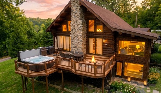 Luxury LakeView Cabin in Hocking Hills w/Hot Tub, Salt Room, GameRoom,Sleeps 16