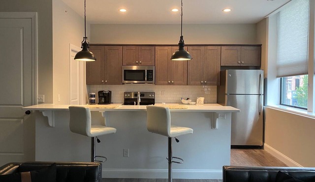 Luxury Loft/King Bed - Civic Center/Cafe/Brewery/Farmers Market - FREE Gar Park
