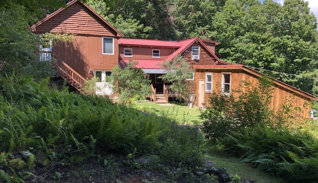 Luxury log cabin with views to Mt. Monadnock