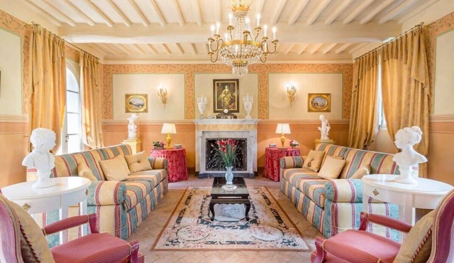 Luxury Lucca villa Su