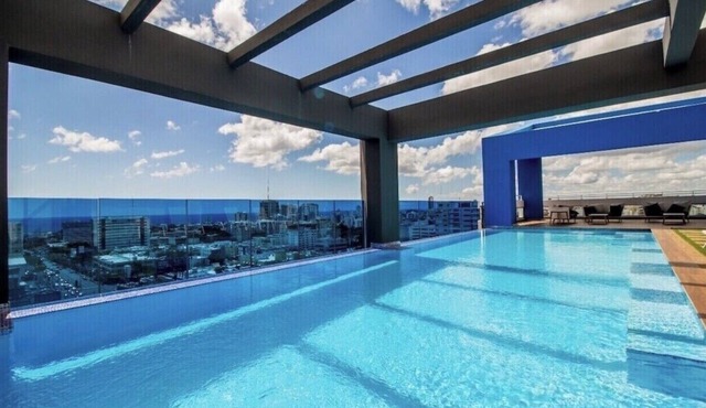 Luxury & Modern 2Bedroom 2baths Apartment with POOL Rooftop + GYM