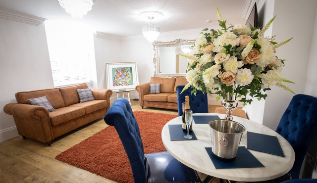 Luxury modern apartment on Yarm High Street - perfect for couples!