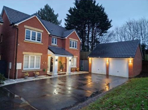 Luxury Modern 5 Bedroom House