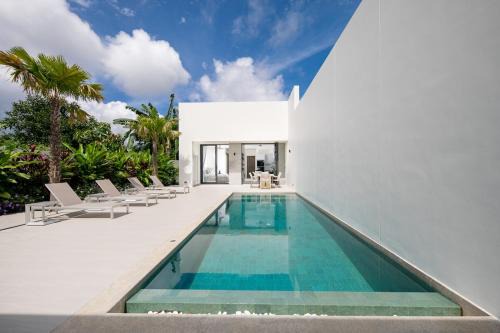 Luxury Modern Villa Phuket - Thala