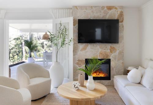 Luxury Montville getaway for up to 12 guests