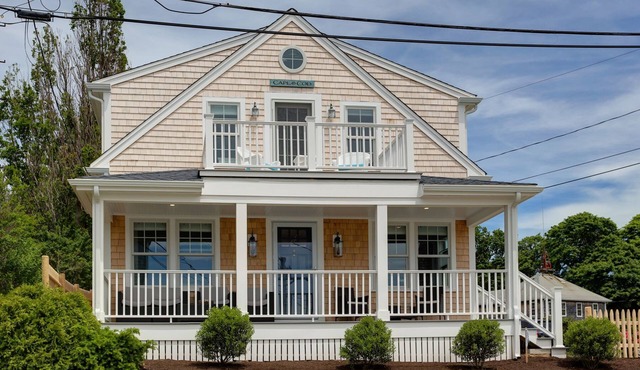Luxury Monument Beach Villa/Short term rentals