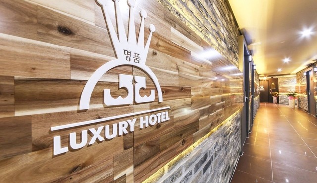 Luxury Motel
