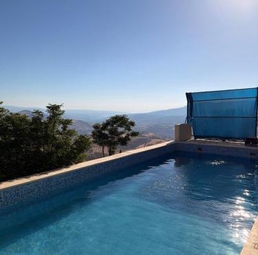 Luxury Mountain Chalet with Private Pool Lionden Jerash