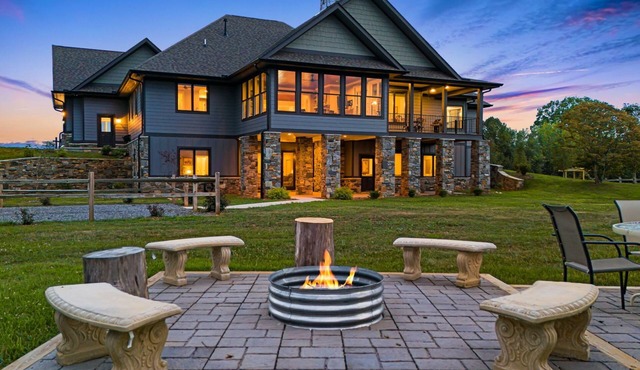Luxury Mountain Views w/Fire Pit & Pet-Friendly + Biltmore Pass | 22 Min AVL