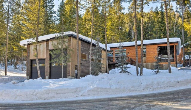Luxury Mountainside Chalet - 35 Mins from Jackson, WY