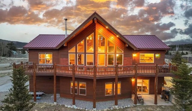 Luxury MTN Home: Hot Tub: Amazing Hikes Nearby