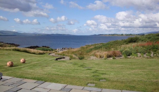 Luxury ocean-front cottage with private beach. ALASTAIR SAWDAY RECOMMENDED