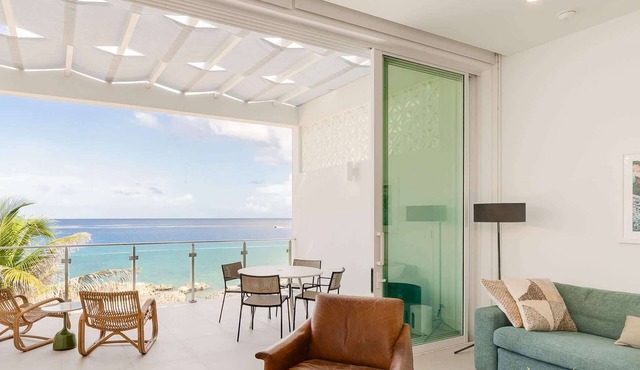 Luxury Oceanfront Condo in Grand Cayman Paradise