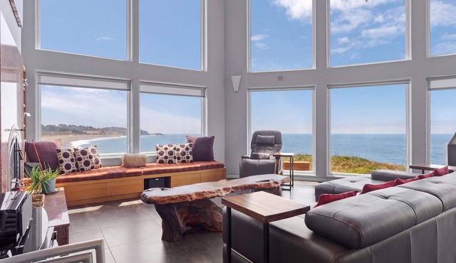 Luxury oceanfront home with 270-degree views, hot tub & 2 fireplaces