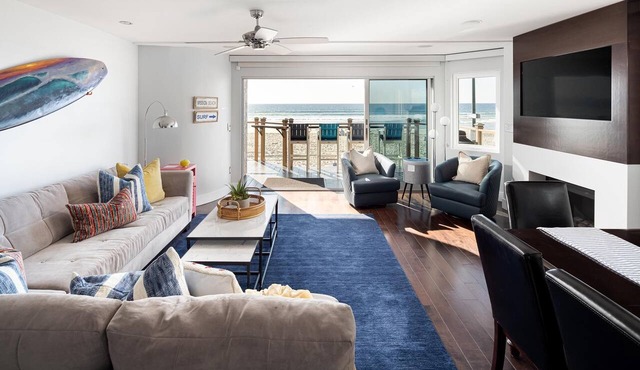 Luxury Oceanfront, Two-Level Condo with Stunning View, Decks, Fast WiFi & Fireplace!