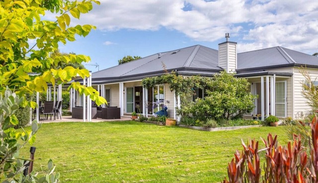 Luxury On Maple, Martinborough