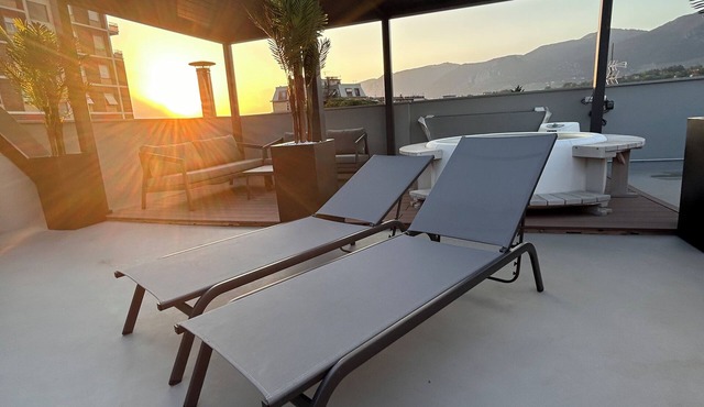 LUXURY PANORAMIC SUITE PENTAHOUSE WITH JACUZZI & TERRACE - TERNI CENTER