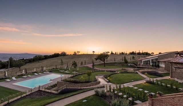 Luxury & panoramic Villa with Pool