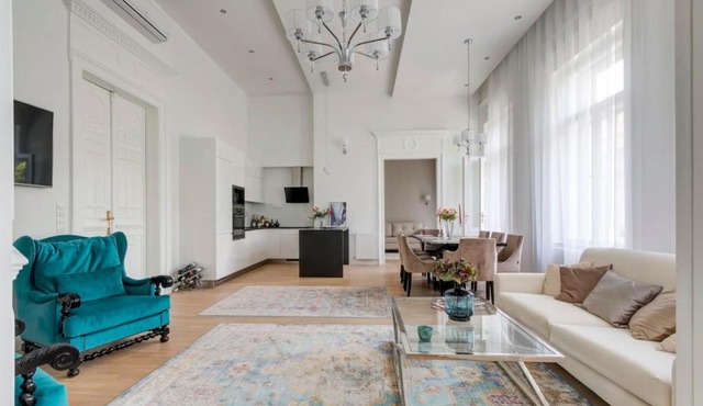 Luxury Park Apartment