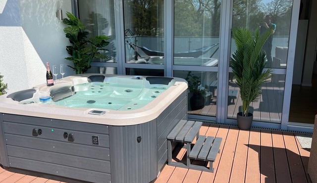 Luxury penthouse 180m2 with elevator and whirlpool