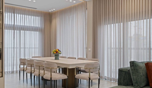 Luxury Penthouse with Fabulous Views By Isrentals