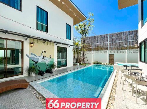 Luxury Pool Villa with Jacuzzi & Pool Table
