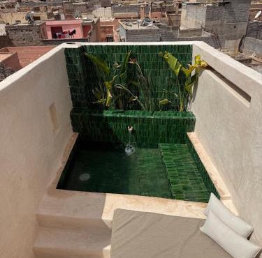 Luxury Private Riad with Rooftop Pool La Clique Magique