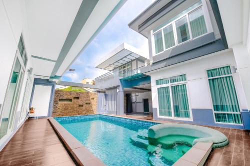 Luxury Pure Modern Pool Villa 5Bed KTV Gym Nr BTS&Central
