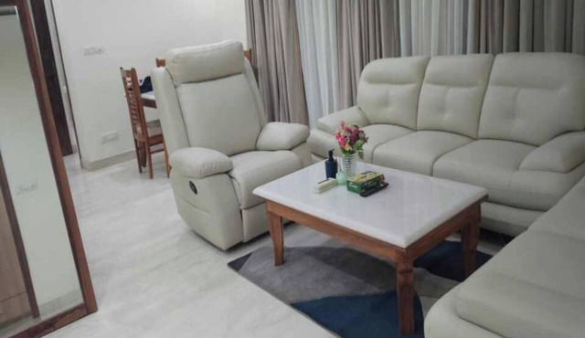 Luxury Rental/Serviced Apartments in Gurgaon In DLF Phase - V