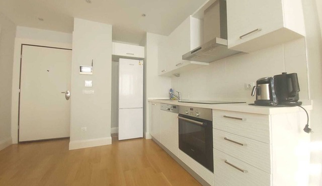 Luxury Residence flat that is in central location!